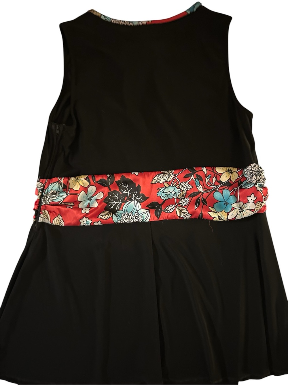Torrid Tank - Picture 3 of 3